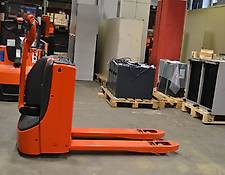 Linde T 16 // 186 Std. / neuwertig / integriertes Ladegerät